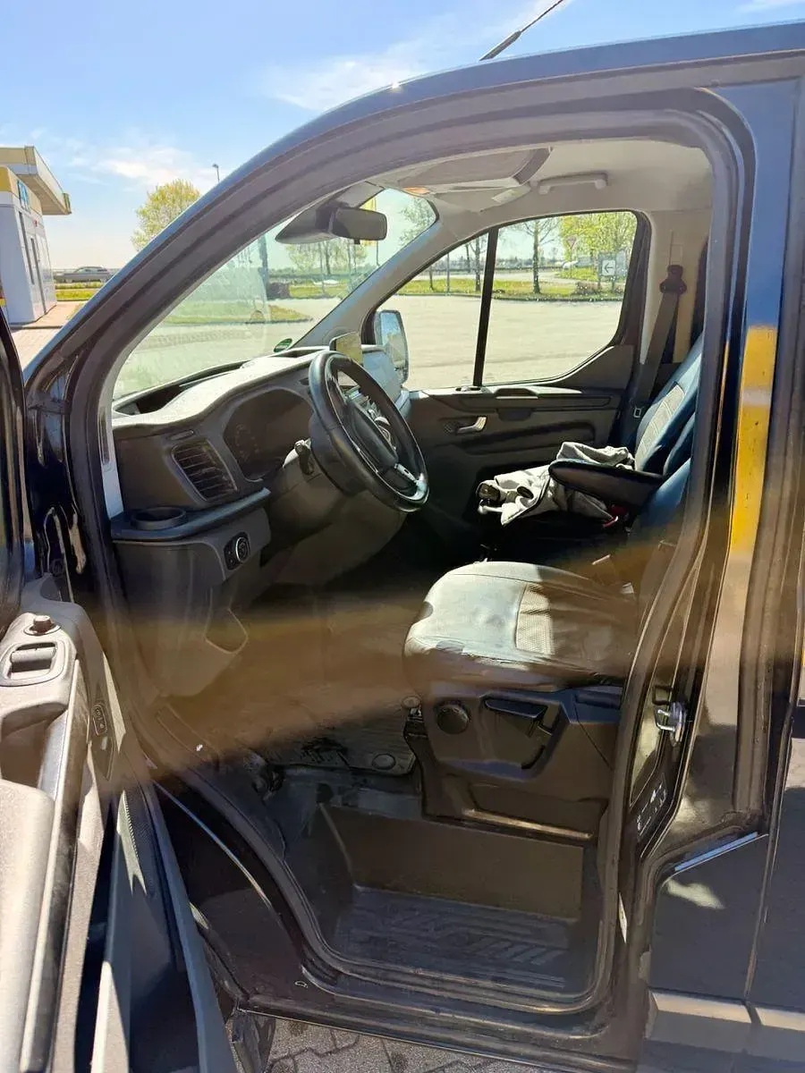 Gebraucht Ford Transit Custom 131 PS (96 kW) 2019 Schwarz Van / Kleinbus