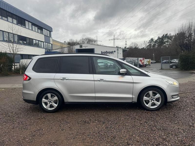 Gebraucht Ford Galaxy Trend 150 PS (110 kW) 2015 Silber Van / Kleinbus