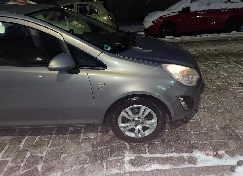 Gebraucht Opel Corsa 87 PS (63 kW) 2012 Andere farben Kleinwagen