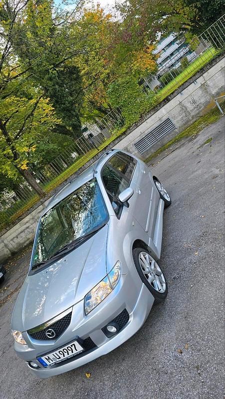 Silber Gebraucht 2004 Mazda Premacy Kombi | 2.400 € (Fairer Preis) - Bild 1/4