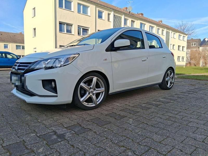 Gebraucht Mitsubishi Space Star 71 PS (52 kW) 2024 Weiß Limousine