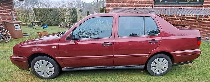 Brugt VW Vento 75 HK (55 kW) 1997 Rød Sedan