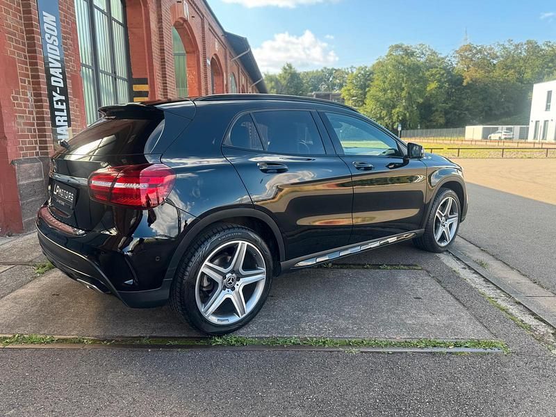 Gebraucht Mercedes GLA250 AMG line 211 PS (155 kW) 2017 Schwarz SUV