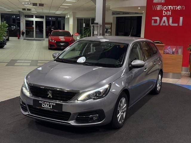 Gebraucht Peugeot 308 SW Active 131 PS (96 kW) 2021 Grau Kombi
