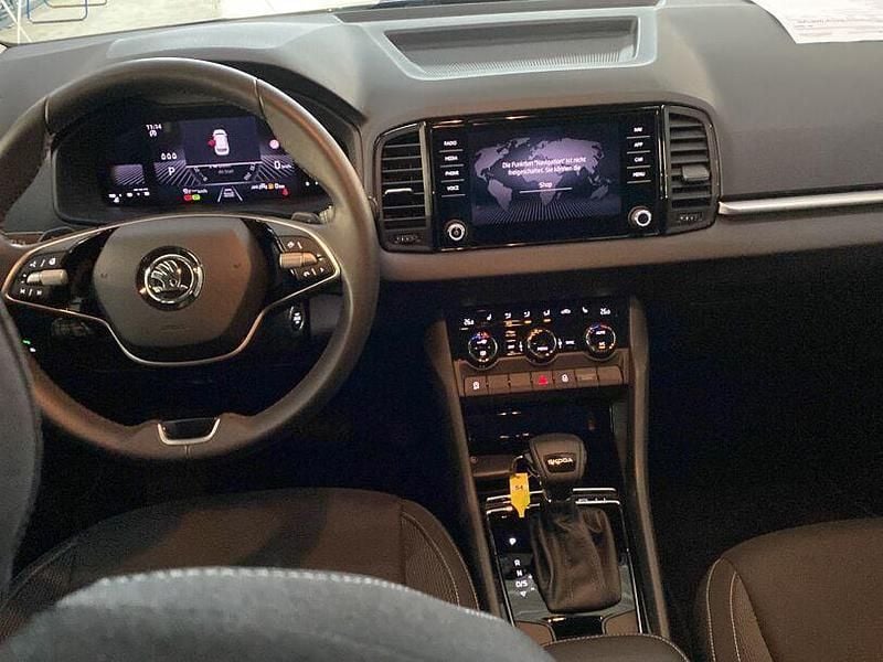 Gebraucht Skoda Karoq Selection 150 PS (110 kW) 2024 Blau blau (metallic) SUV