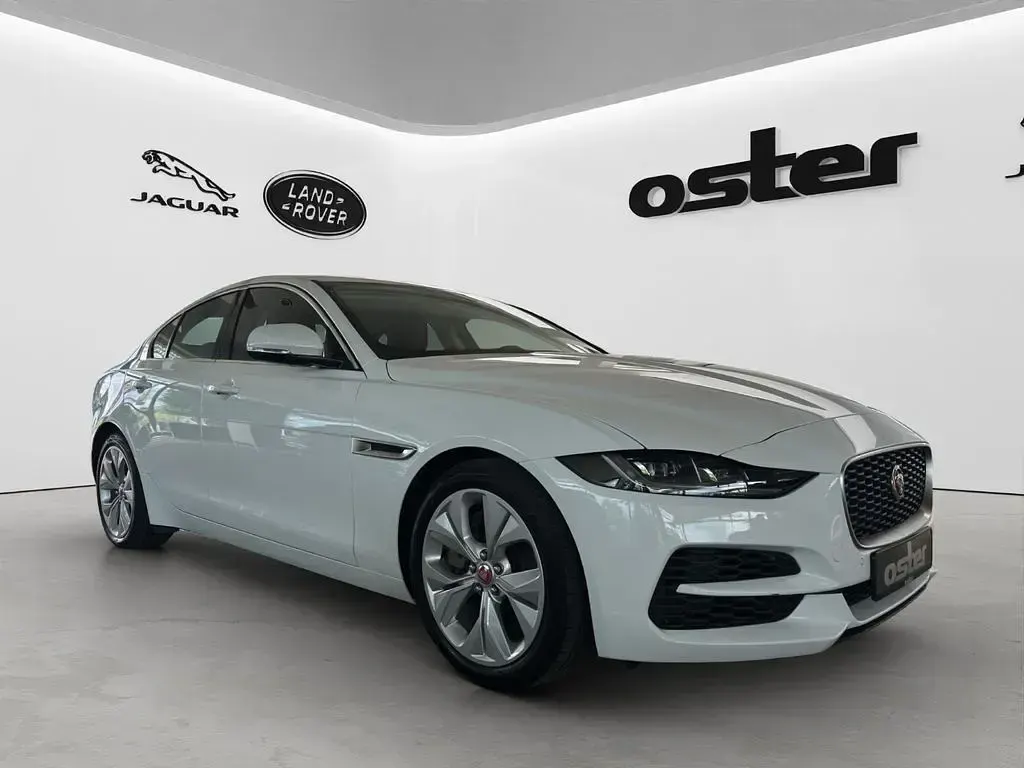 Używany Jaguar XE S 250 KM (183 kW) 2020 Biały Sedan/Limuzyna