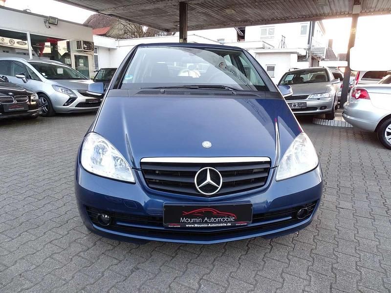 Gebraucht Mercedes A150 Classic 95 PS (69 kW) 2009 Lotusblau  metalliclack Limousine