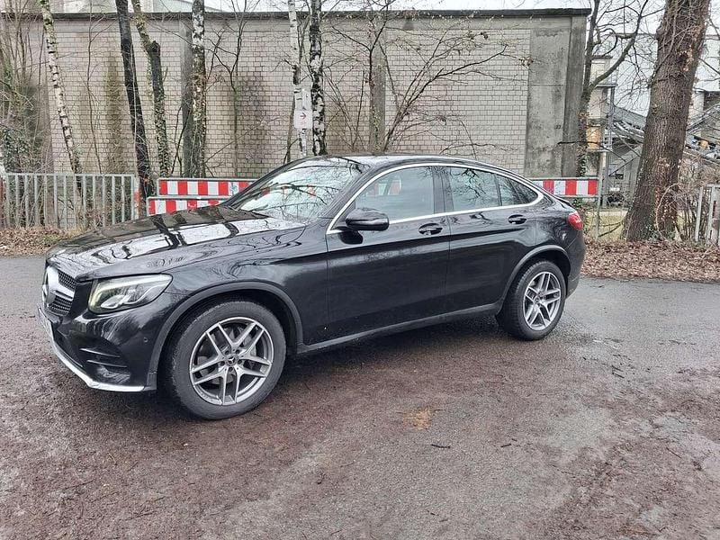 Schwarz Gebraucht 2017 Mercedes GLC220 AMG line Coupé | 29.000 € (Guter Preis) - Bild 1/4