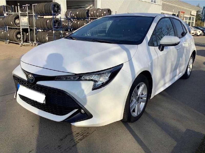 Weiß Gebraucht 2022 Toyota Corolla Hybrid Business Edition Limousine | 21.000 € (Guter Preis) - Bild 1/4