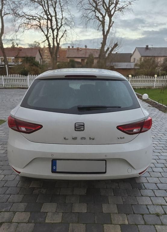 Weiß Gebraucht 2014 Seat Leon ST Style Kombi | 8.250 € (Guter Preis) - Bild 1/4