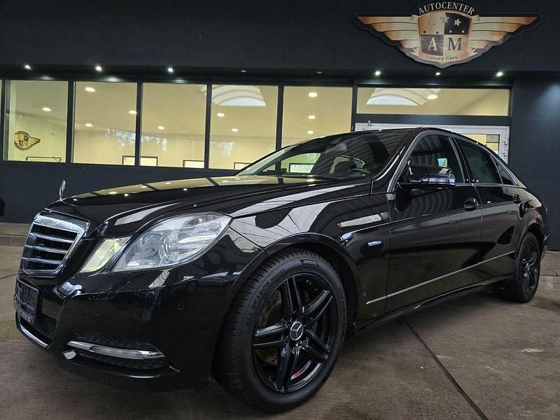 Gebraucht Mercedes E300 Sport 231 PS (169 kW) 2011 Schwarz Limousine