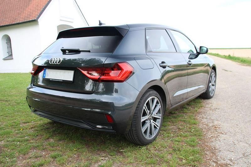 Gebraucht Audi A1 Advanced 95 PS (69 kW) 2024 Grau SUV