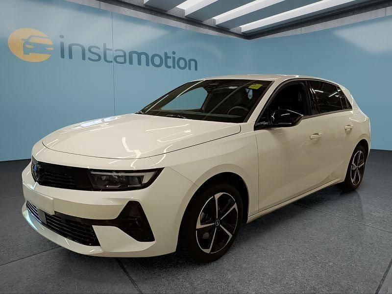 Weiß Gebraucht 2024 Opel Astra Limousine | 24.599 € (Fairer Preis) - Bild 1/4