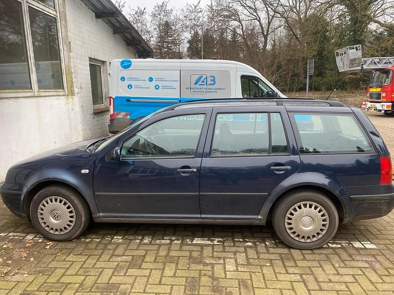 Gebraucht VW Golf IV 90 PS (66 kW) 2001 Blau Kombi