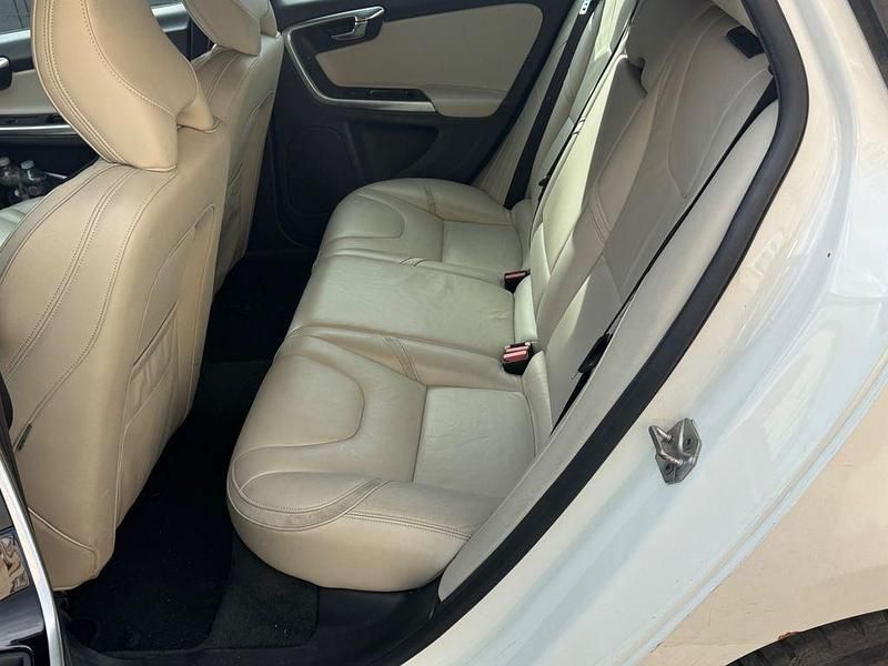 Gebraucht Volvo V60 Summum 280 PS (205 kW) 2015 Weiß Kombi