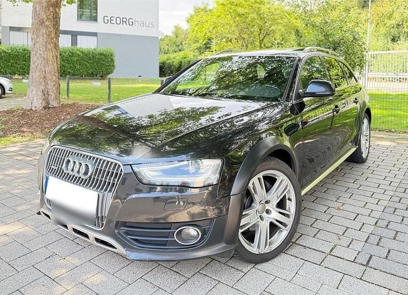 Schwarz Gebraucht 2013 Audi A4 Allroad S-Line Kombi | 8.290 € (Fairer Preis) - Bild 1/4