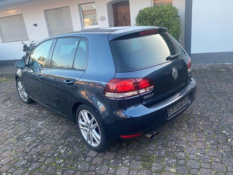 Gebraucht VW Golf VI Highline 110 PS (80 kW) 2009 Violet Kleinwagen