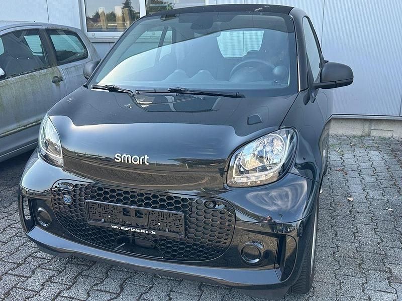 Schwarz Gebraucht 2021 Smart ForTwo Electric Drive Coupé | 10.490 € (Fairer Preis) - Bild 1/4