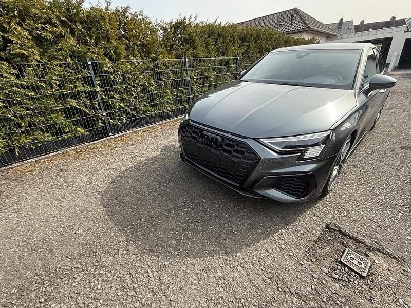 Gebraucht Audi S3 310 PS (228 kW) 2023 Grau Limousine