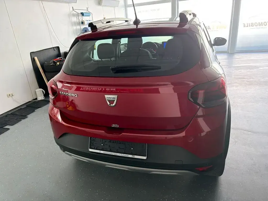Gebraucht Dacia Sandero 91 PS (66 kW) 2022 Rot Limousine