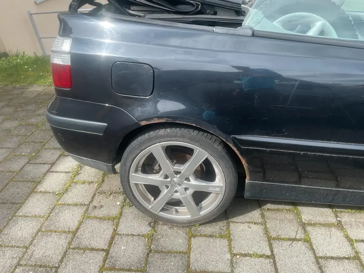 Gebraucht VW Golf 101 PS (74 kW) 2001 Schwarz Cabrio