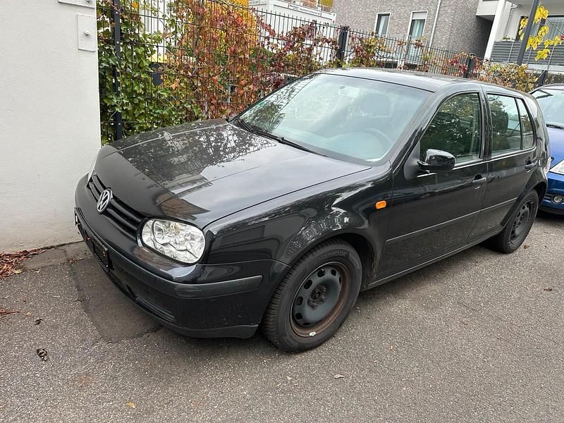Schwarz Gebraucht 2003 VW Golf IV Limousine | 500 € (Superpreis) - Bild 1/4