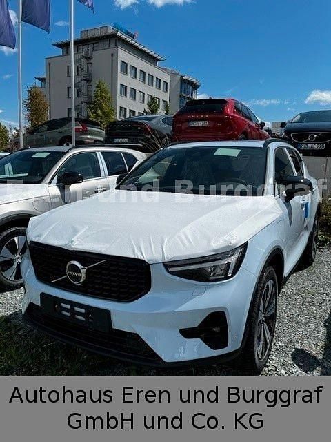 Gebraucht Volvo XC40 Plus 179 PS (131 kW) 2023 Cloud blue, solid / solid SUV