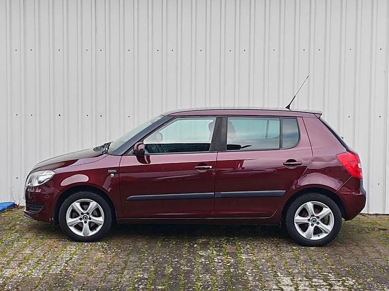 Gebraucht Skoda Fabia 70 PS (51 kW) 2011 Rot Kleinwagen