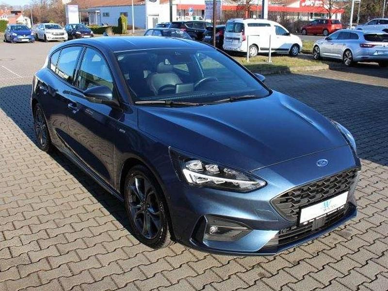 Używany Ford Focus ST-Line 120 KM (88 kW) 2019 Niebieski Sedan/Limuzyna