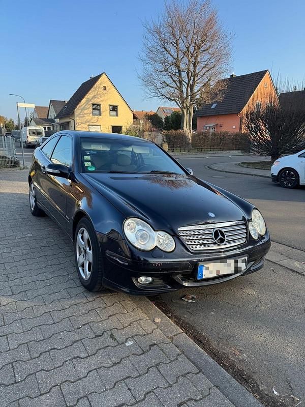 Gebraucht 2005 Mercedes C180 Coupé | 1.800 € (Guter Preis) - Bild 1/4