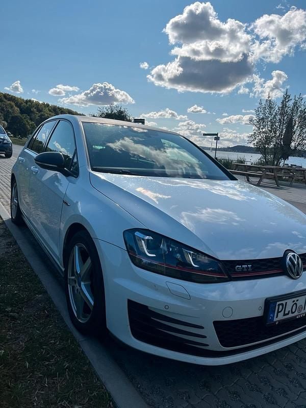 Weiß Gebraucht 2014 VW Golf VII GTI Kleinwagen | 11.000 € (Superpreis) - Bild 1/4