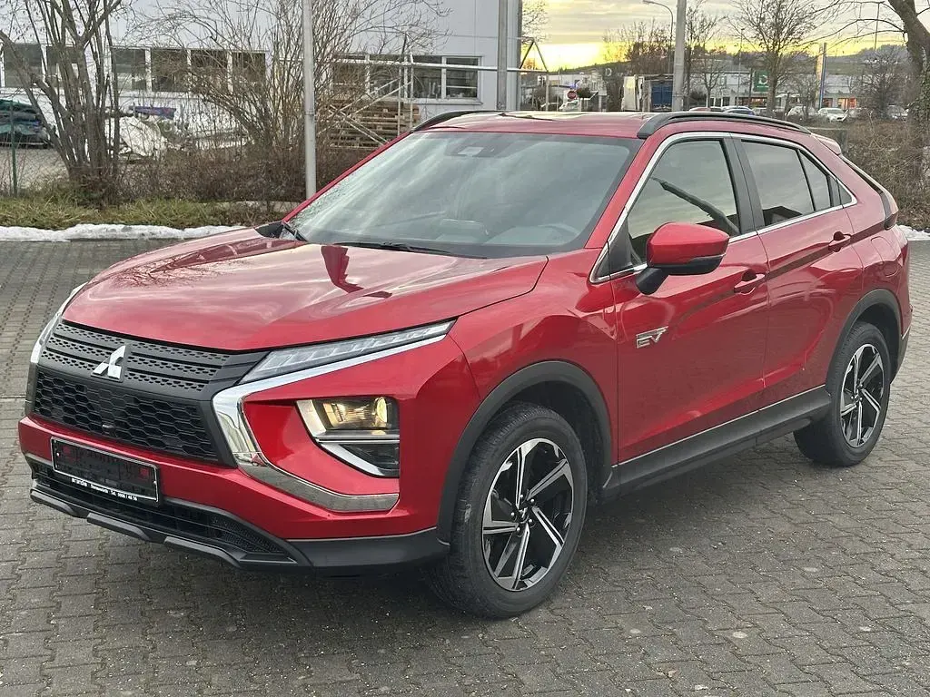 Usado Mitsubishi Eclipse Cross Basis 188 CV (138 kW) 2022 Rojo SUV