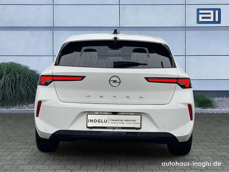 Neu Opel Astra Edition 131 PS (96 kW) 2025 Weiß Limousine