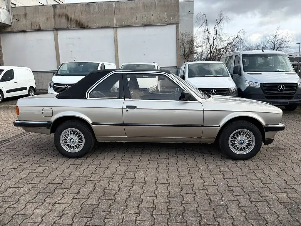 Gebraucht BMW 320 125 PS (91 kW) 1985 Gelb Cabrio