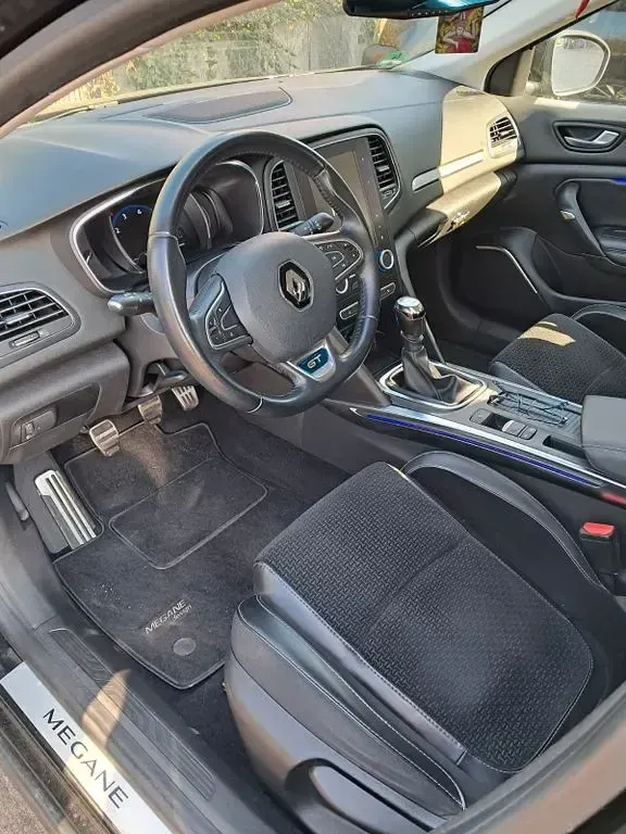Używany Renault Mégane Intens 132 KM (97 kW) 2017 Czarny Sedan/Limuzyna