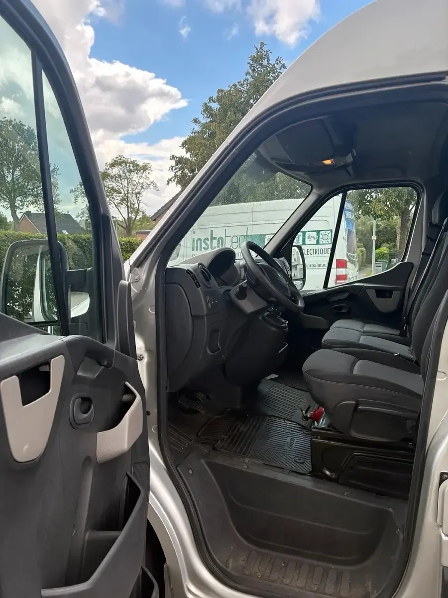 Gebraucht Renault Master 136 PS (100 kW) 2016 Silber Van
