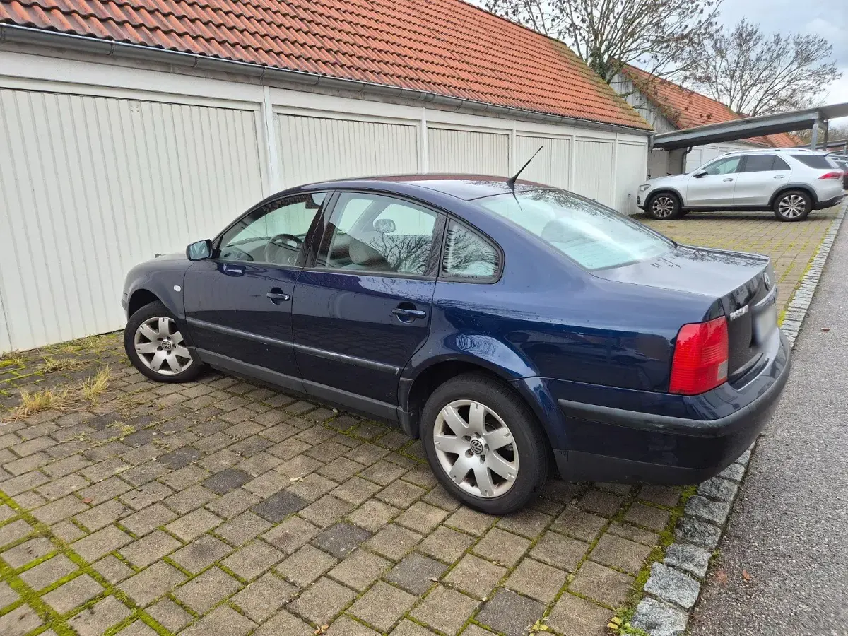 Gebraucht VW Passat 125 PS (91 kW) 2000 Blau Limousine