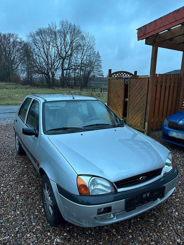 Gebraucht Ford Fiesta 75 PS (55 kW) 2000 Silber Kleinwagen