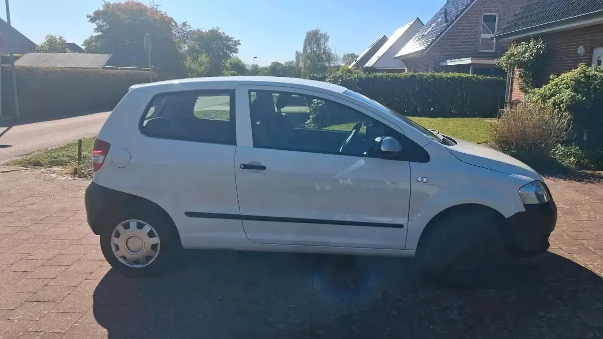 Gebraucht VW Fox 55 PS (40 kW) 2006 Weiß Kleinwagen