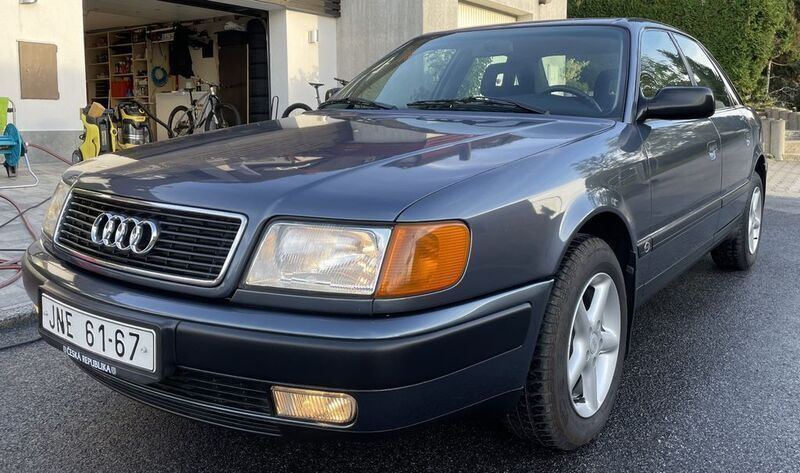 Grau Gebraucht 1991 Audi 100 Limousine | 5.999 € - Bild 1/4