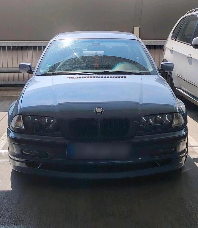 Grau Gebraucht 1998 BMW 323 Limousine | 1.888 € (Guter Preis) - Bild 1/4