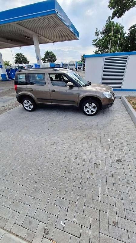 Gebraucht Skoda Yeti GreenLine 105 PS (77 kW) 2012 Braun SUV