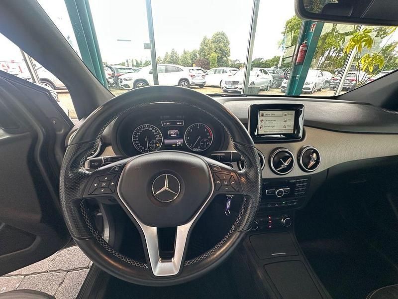 Gebraucht Mercedes B200 136 PS (100 kW) 2014 Grau Van / Kleinbus