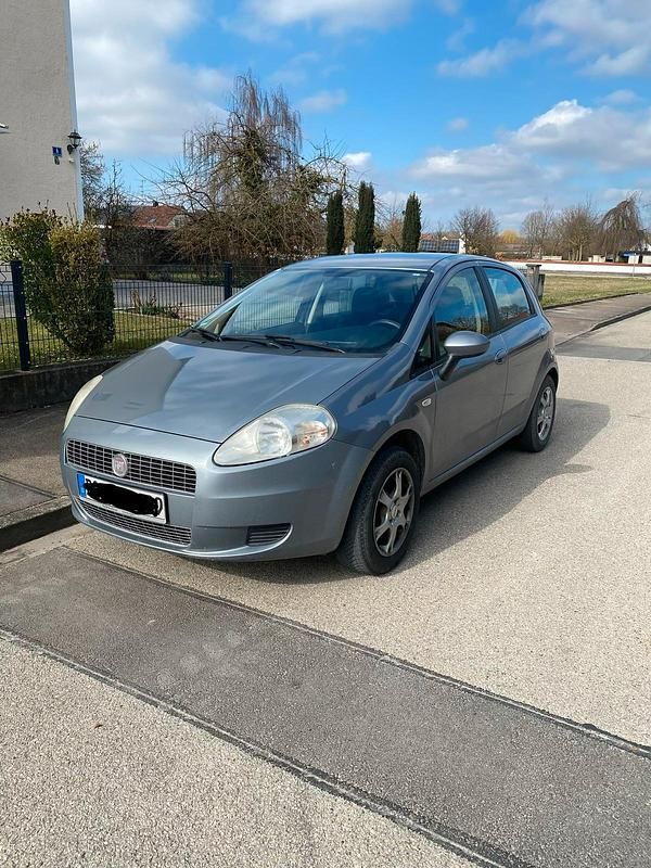 Gebraucht Fiat Punto 77 PS (56 kW) 2009 Grau Kleinwagen