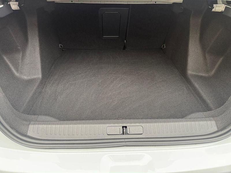 Gebraucht Citroën C4 X PureTech 131 PS (96 kW) 2024 Okenit weiß SUV