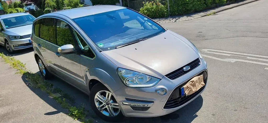 Gebraucht Ford S-MAX Titanium 140 PS (102 kW) 2011 Grau Van / Kleinbus