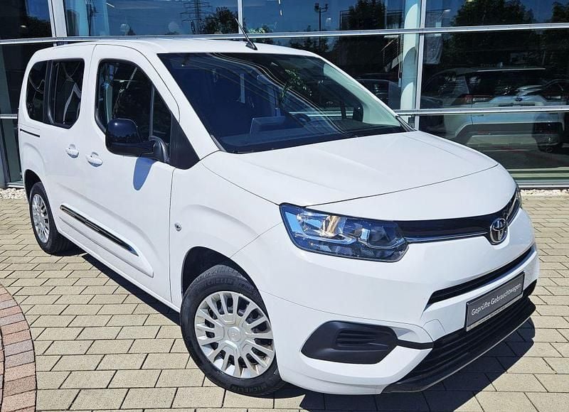 Icy white Gebraucht 2023 Toyota Proace Verso City Kombi | 19.850 € (Superpreis) - Bild 1/4