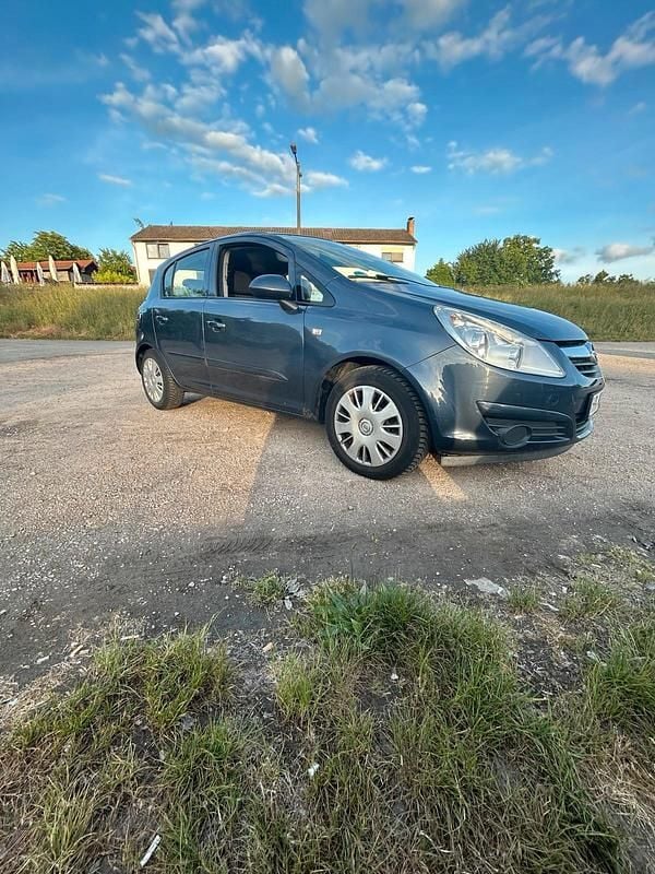 Grau Gebraucht 2009 Opel Corsa Kleinwagen | 3.700 € (Fairer Preis) - Bild 1/3