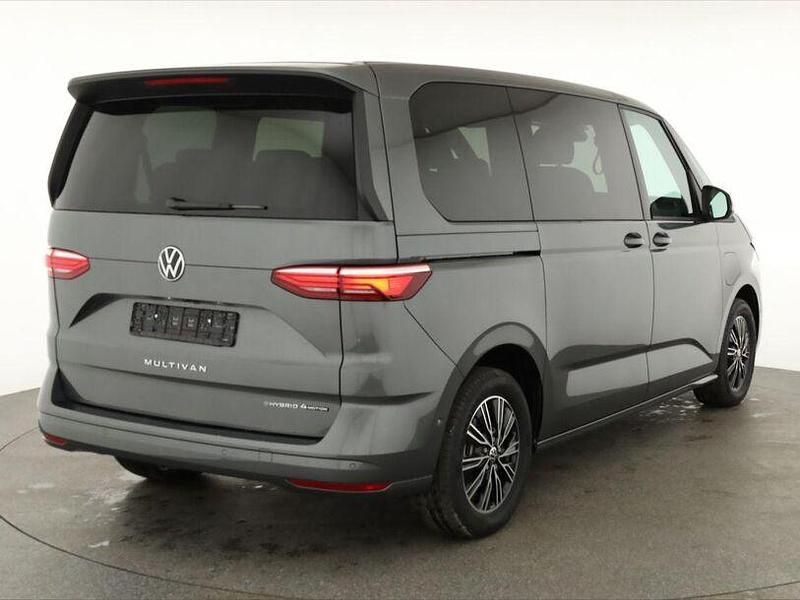 Neu VW Multivan Business 245 PS (180 kW) 2026 Indiumgrau metallic Van