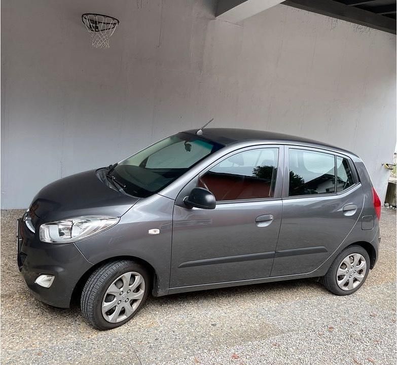 Grau Gebraucht 2013 Hyundai i10 Kleinwagen | 3.300 € (Fairer Preis) - Bild 1/4